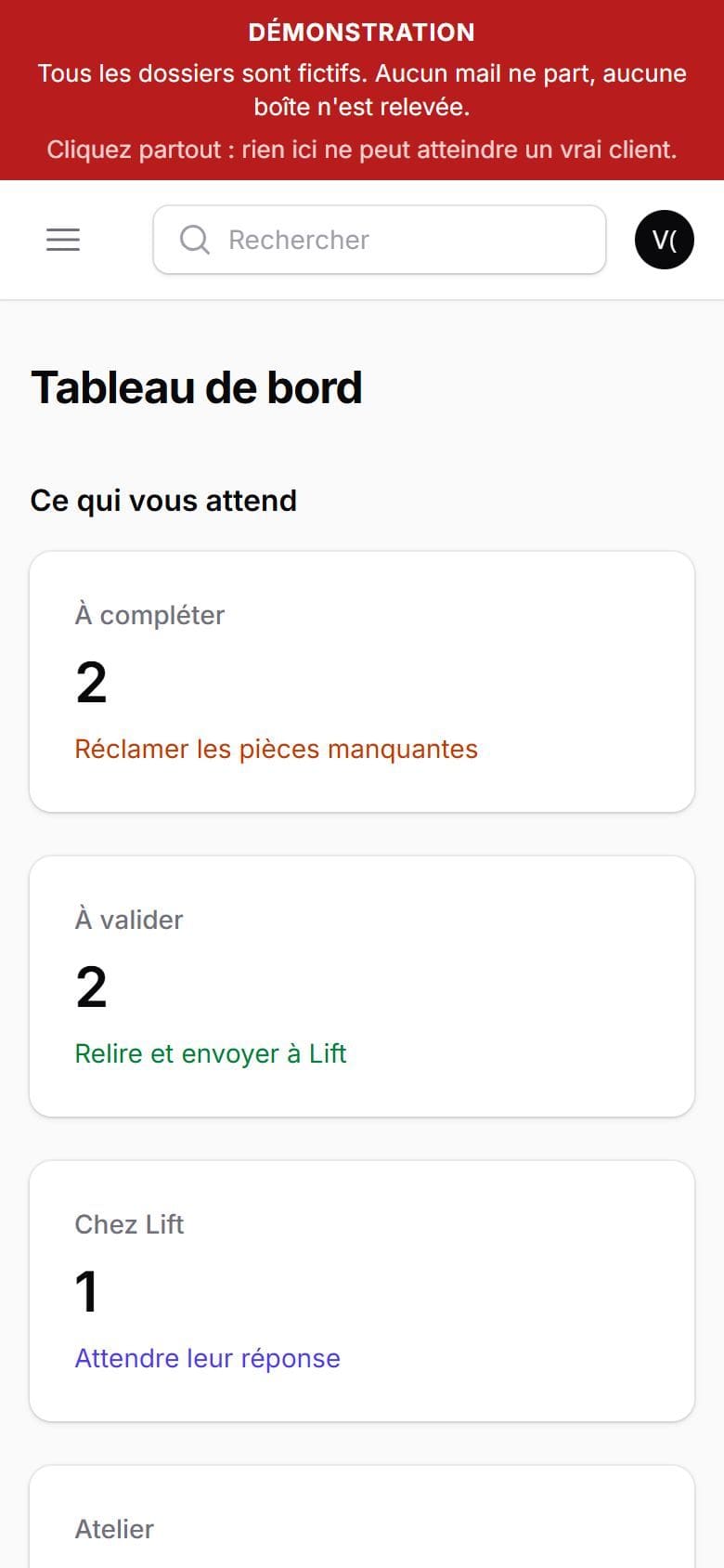 Tableau de bord du suivi SAV sur mobile : dossiers à compléter, à valider, chez Lift (données fictives)